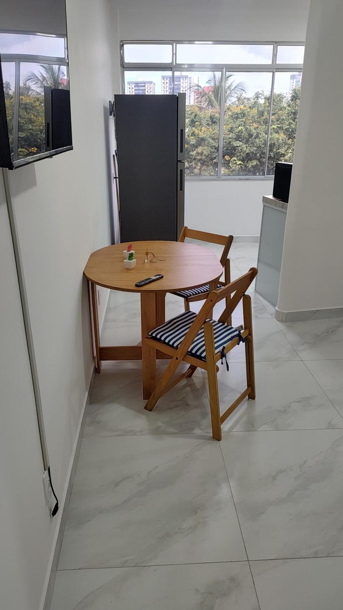Quarto-sala 550 Mts Camburi E Proximo Ufes Apartamento *