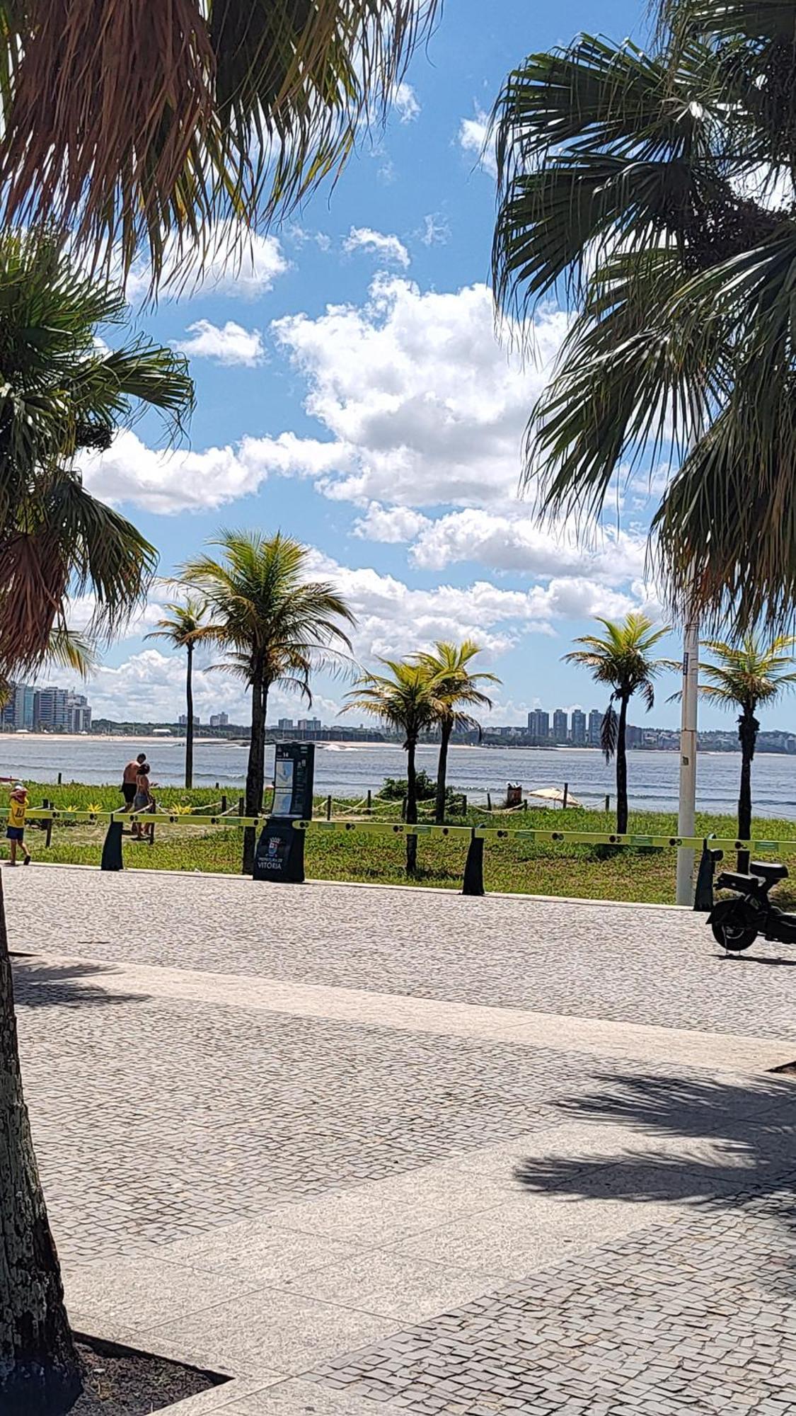 Quarto-sala 550 Mts Camburi E Proximo Ufes Vitória